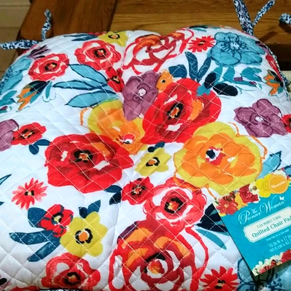 Pioneer Woman chair cushions